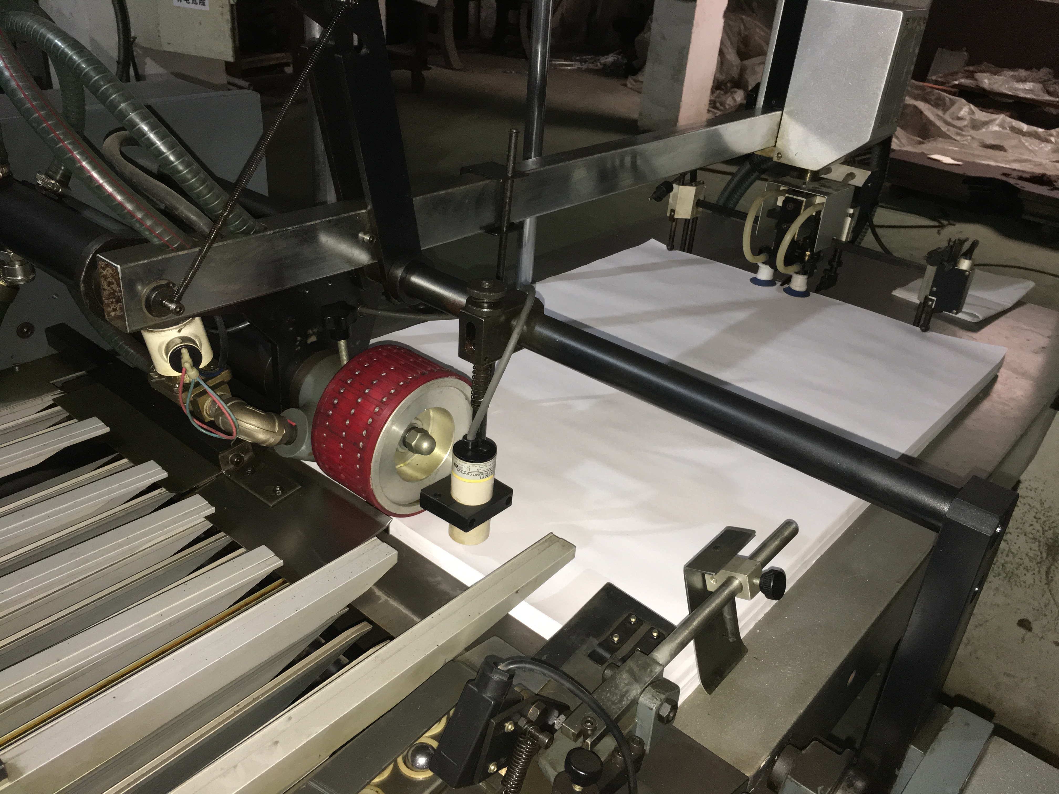 Machine de pliage de papier automatique pour l'utilisation de l'industrie de l'impression