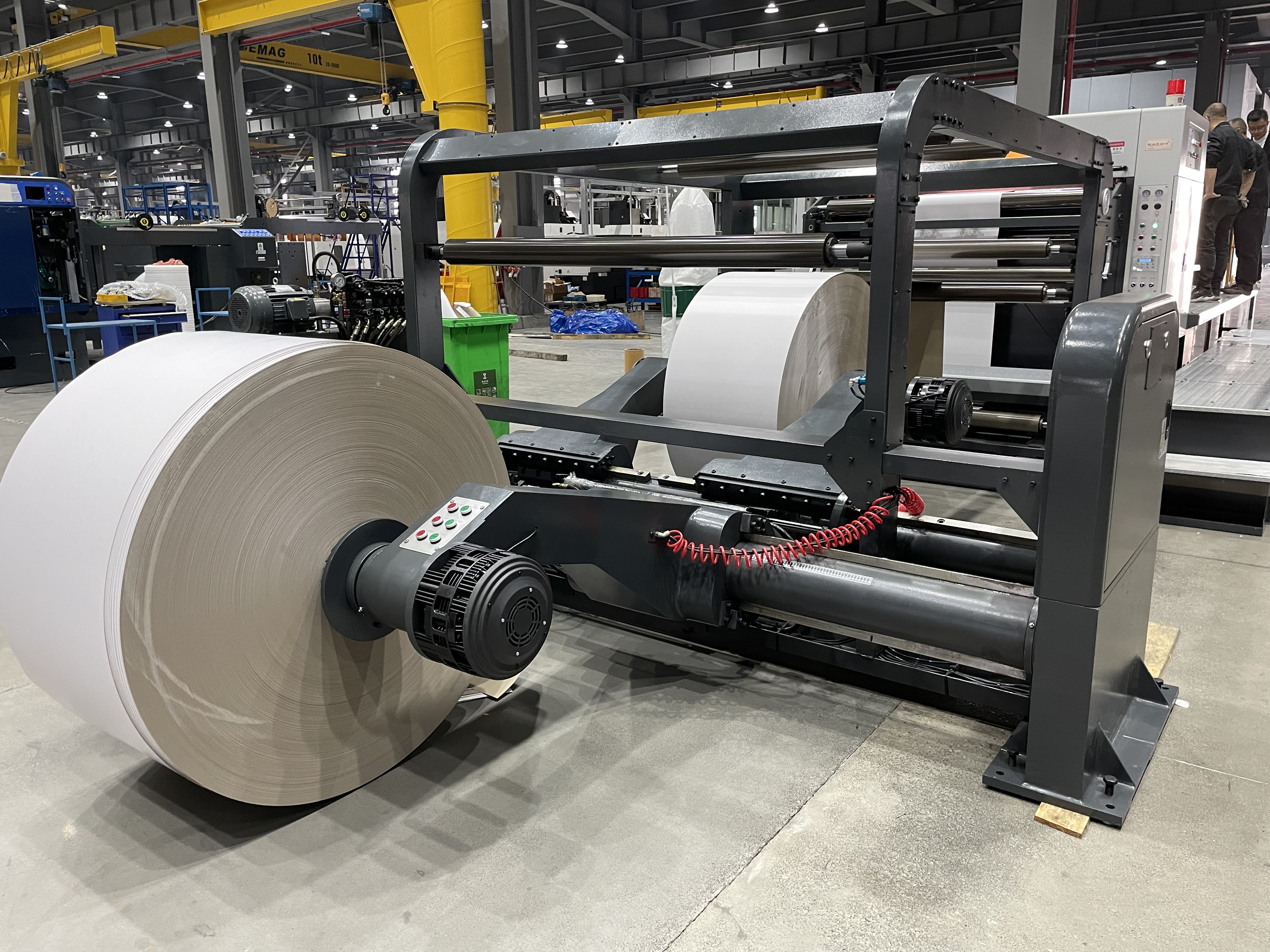 Modèle de machine à feuille de papier rotatif à grande vitesse GDQ-1400/1700